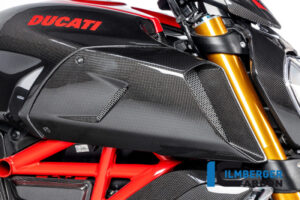 Kryt přívodu vzduchu pravý z karbonu lesklý na motocykly DUCATI Diavel 1260 od 2019